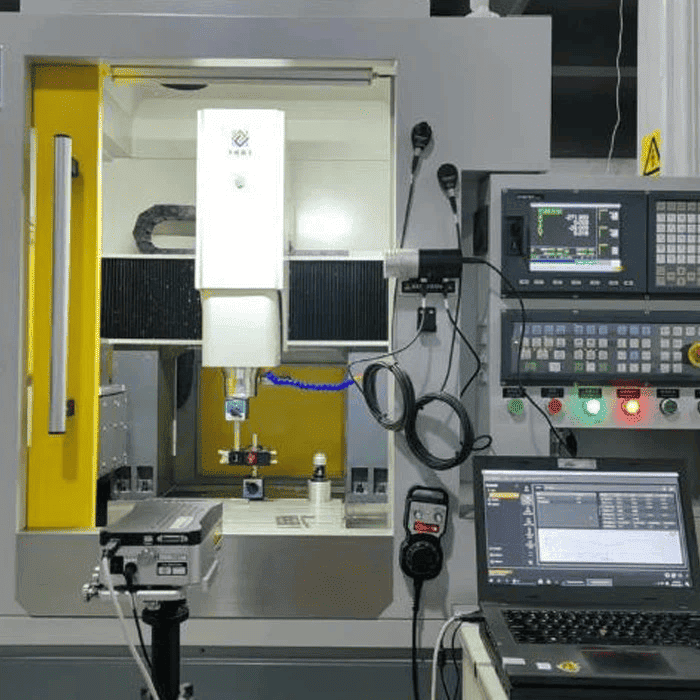 4-осевой токарный станок по дереву с ЧПУ