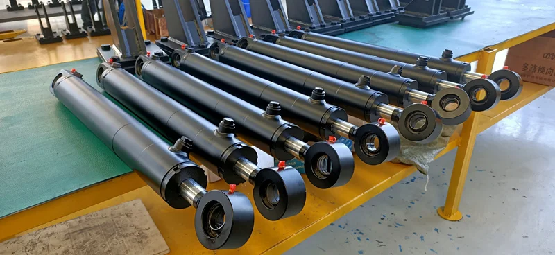 Цилиндр погрузчика