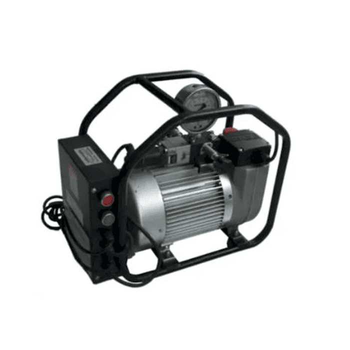 Насос для динамометрического ключа включает приводной блок